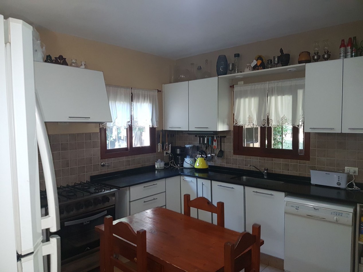 CASA EN VENTA -PINAMAR