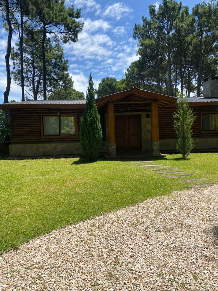 Casa en alquiler Pinamar -Barrio Nayades 