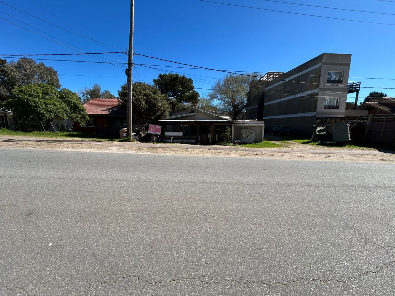 Venta lote multifamiliar  en mar de ostende a dos cuadras del mar -oportunidad 