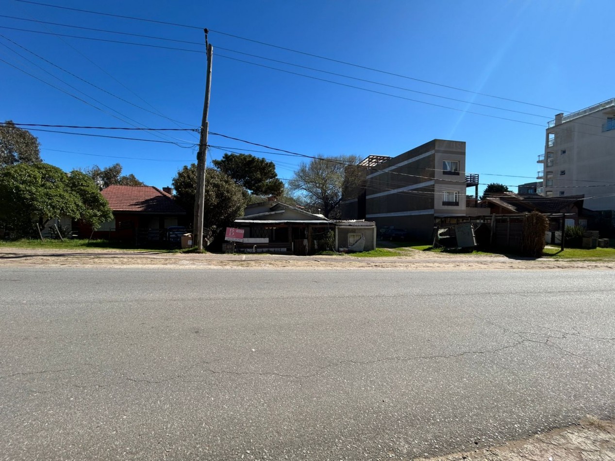 Venta lote multifamiliar  en mar de ostende a dos cuadras del mar -oportunidad 