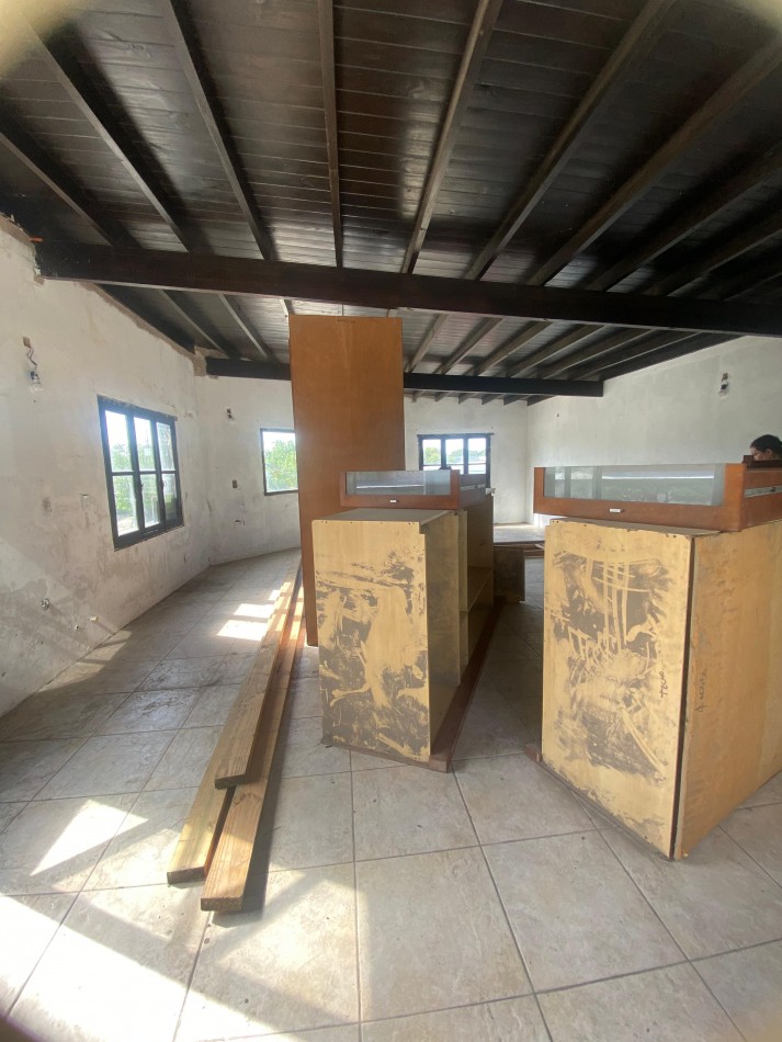 departamento en gral Madariaga sobre av principal 