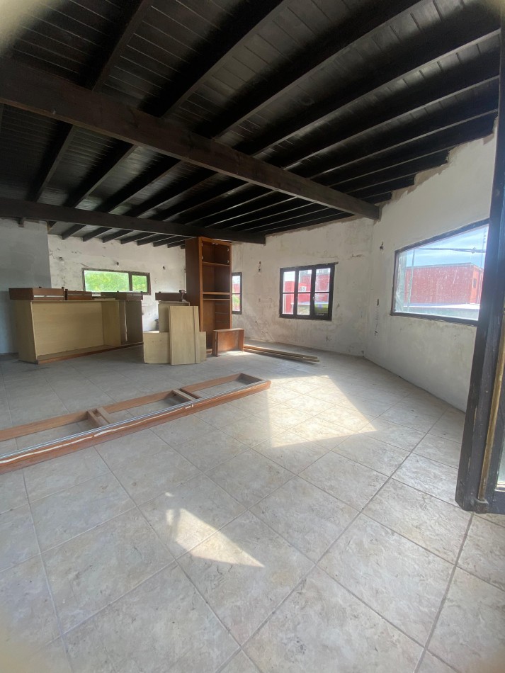 departamento en gral Madariaga sobre av principal 