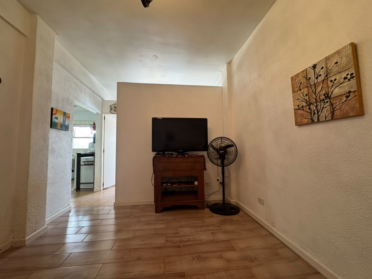 Venta de amplio monoambiente en el centro de Pinamar