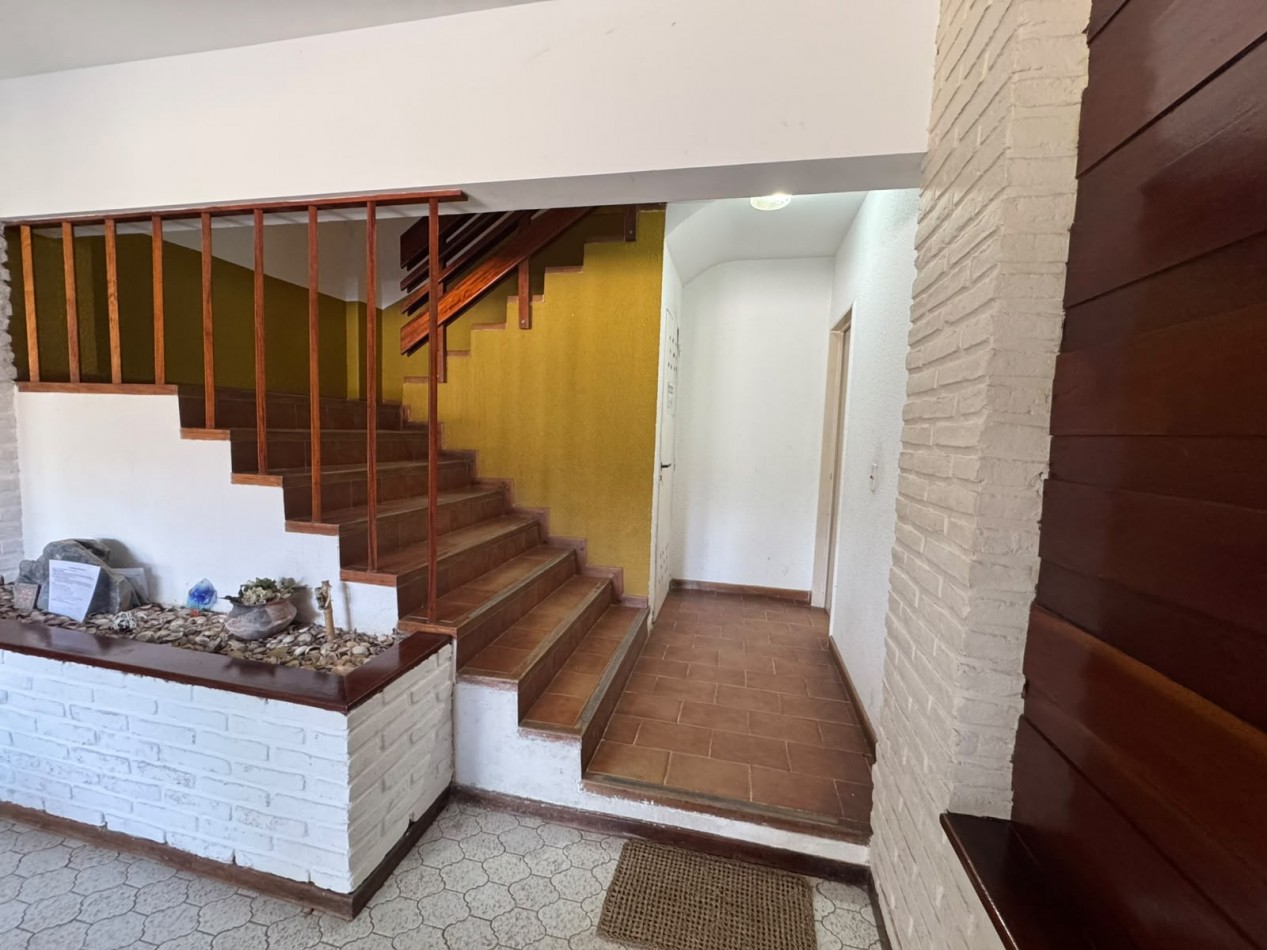 Venta de amplio monoambiente en el centro de Pinamar