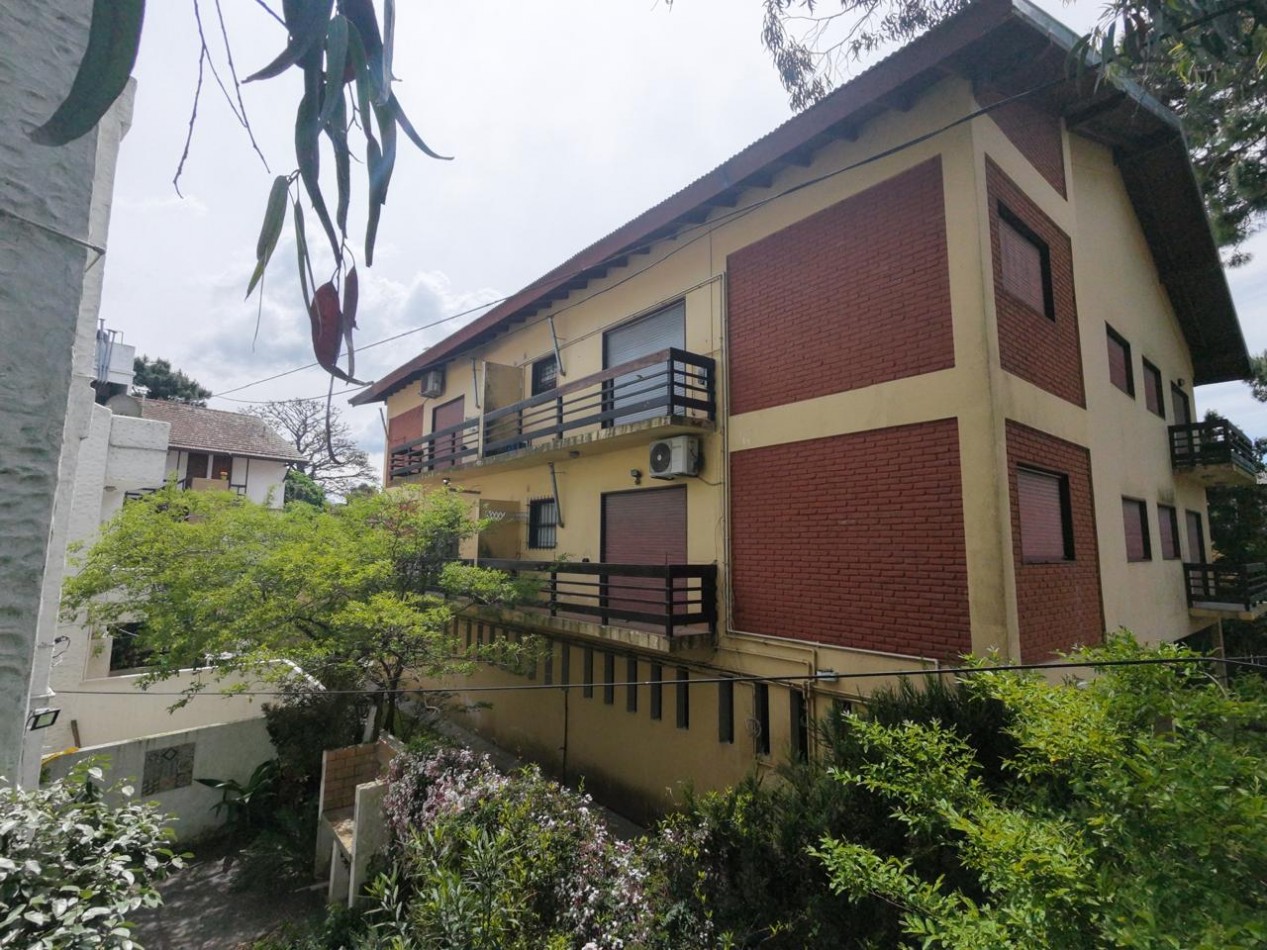 Venta de amplio monoambiente en el centro de Pinamar