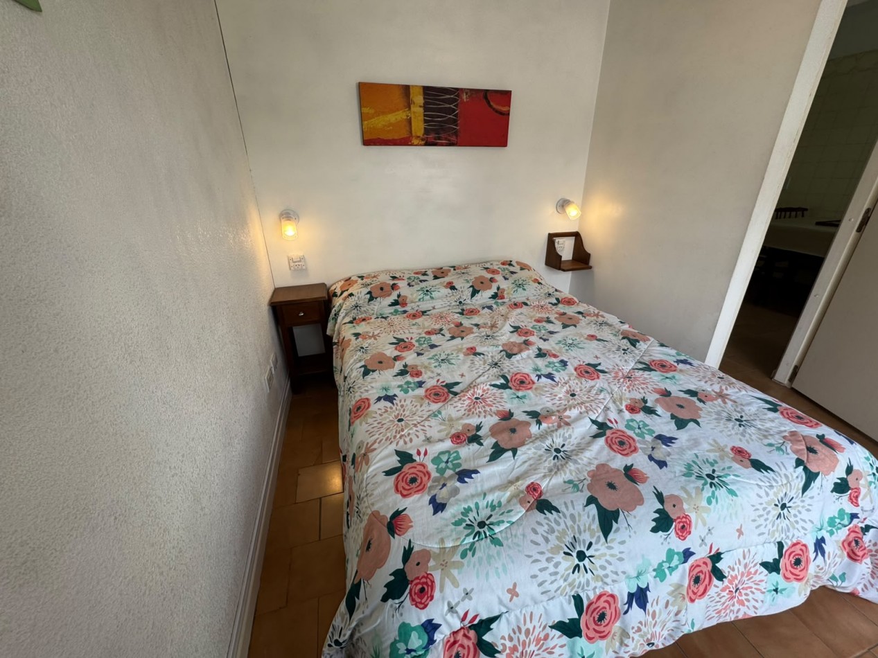 Venta de amplio monoambiente en el centro de Pinamar