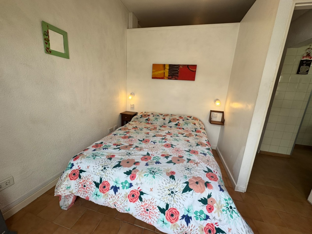 Venta de amplio monoambiente en el centro de Pinamar