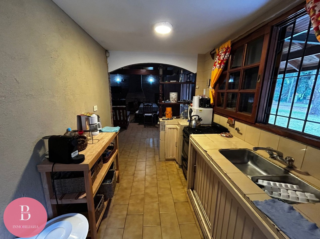 casa 3 dormitorios en esquina -excelente ubicacion en valeria del mar 