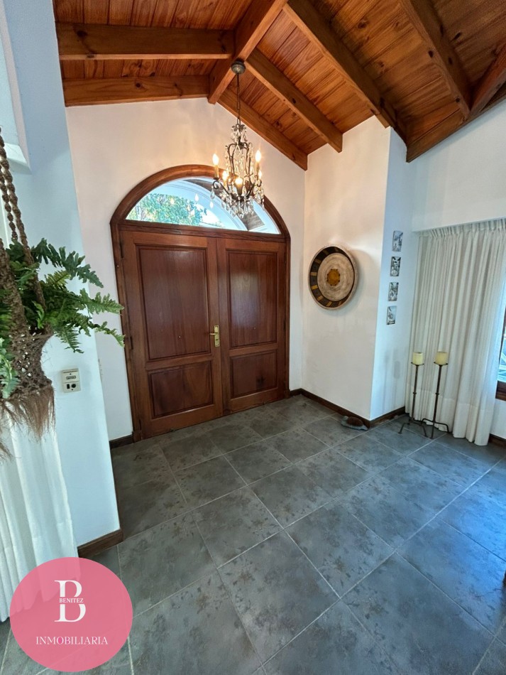 CASA EN VENTA EN LA MEJOR ZONA DE PINAMAR - OPORTUNIDAD 