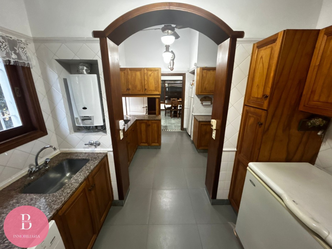 CASA EN VENTA EN LA MEJOR ZONA DE PINAMAR - OPORTUNIDAD 