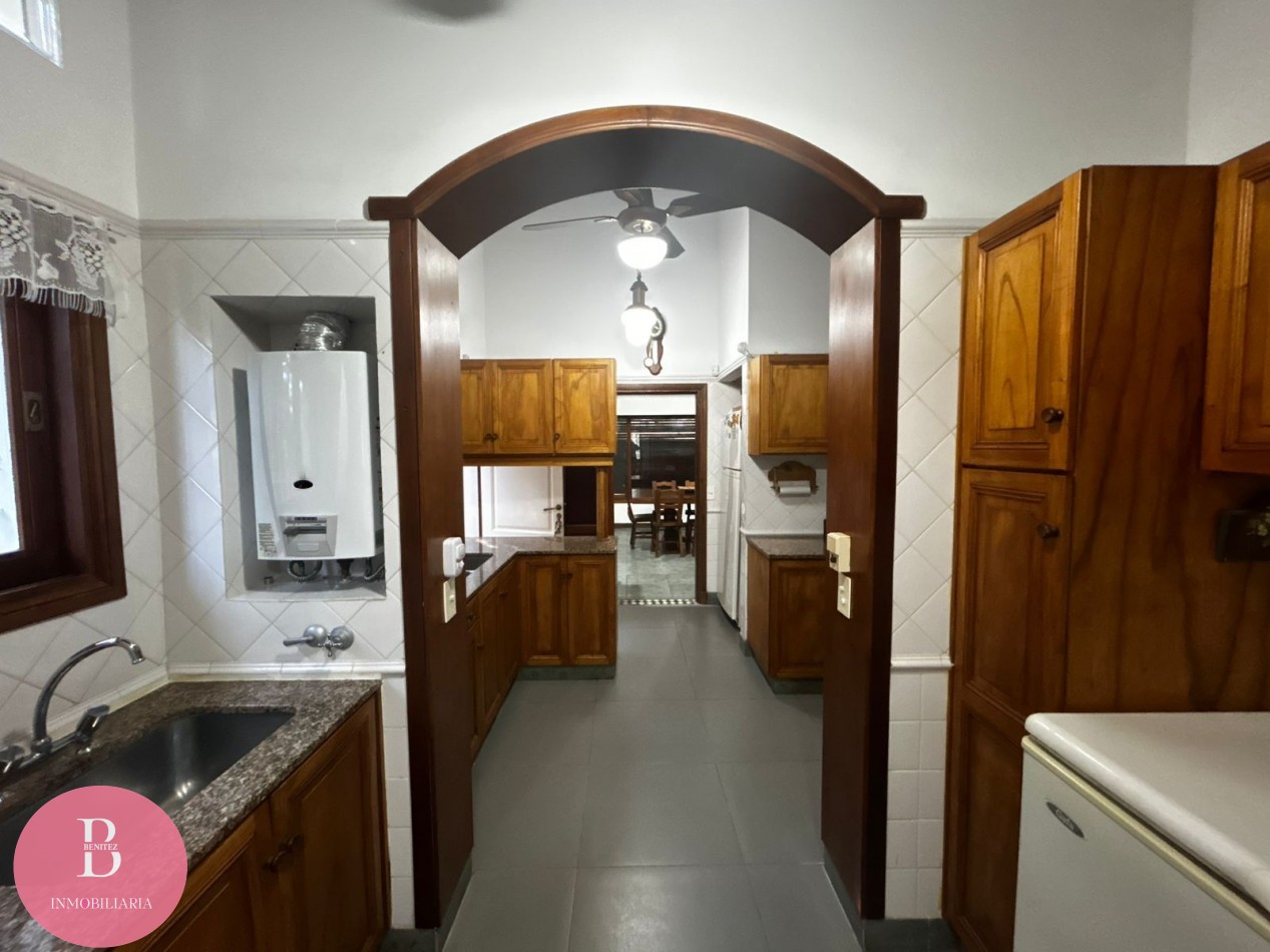 CASA EN VENTA EN LA MEJOR ZONA DE PINAMAR - OPORTUNIDAD 