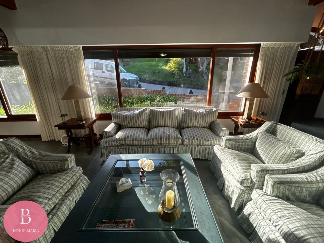 CASA EN VENTA EN LA MEJOR ZONA DE PINAMAR - OPORTUNIDAD 