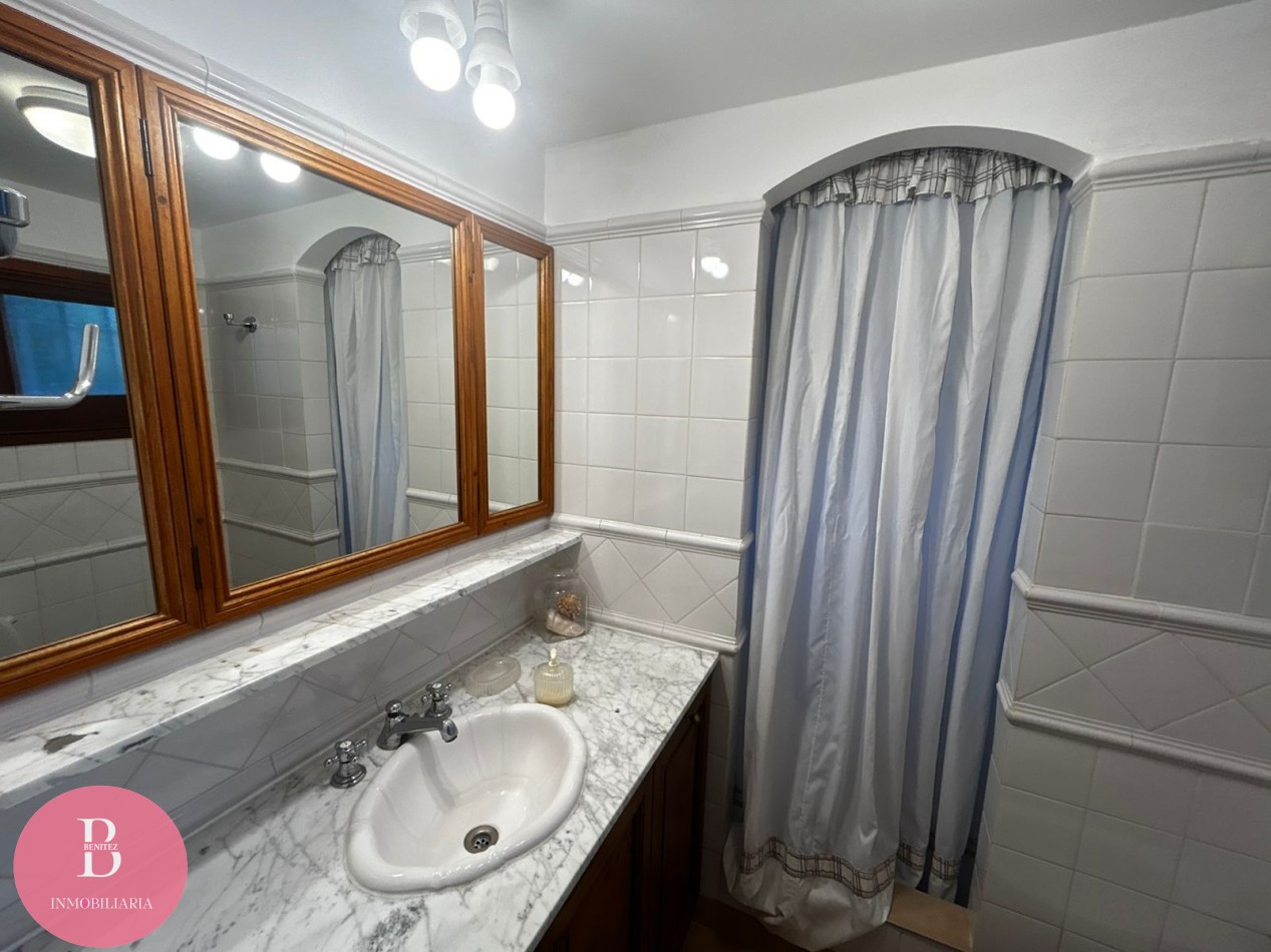 CASA EN VENTA EN LA MEJOR ZONA DE PINAMAR - OPORTUNIDAD 