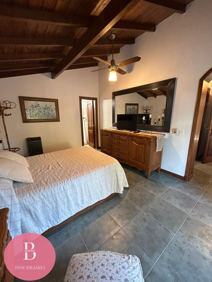 CASA EN VENTA EN LA MEJOR ZONA DE PINAMAR - OPORTUNIDAD 