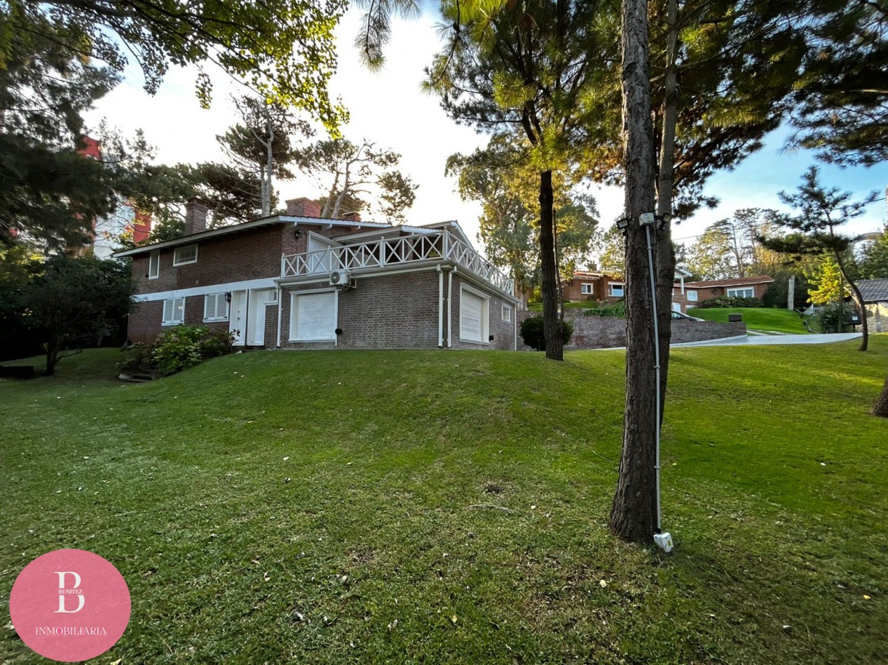 CASA EN VENTA EN LA MEJOR ZONA DE PINAMAR - OPORTUNIDAD 