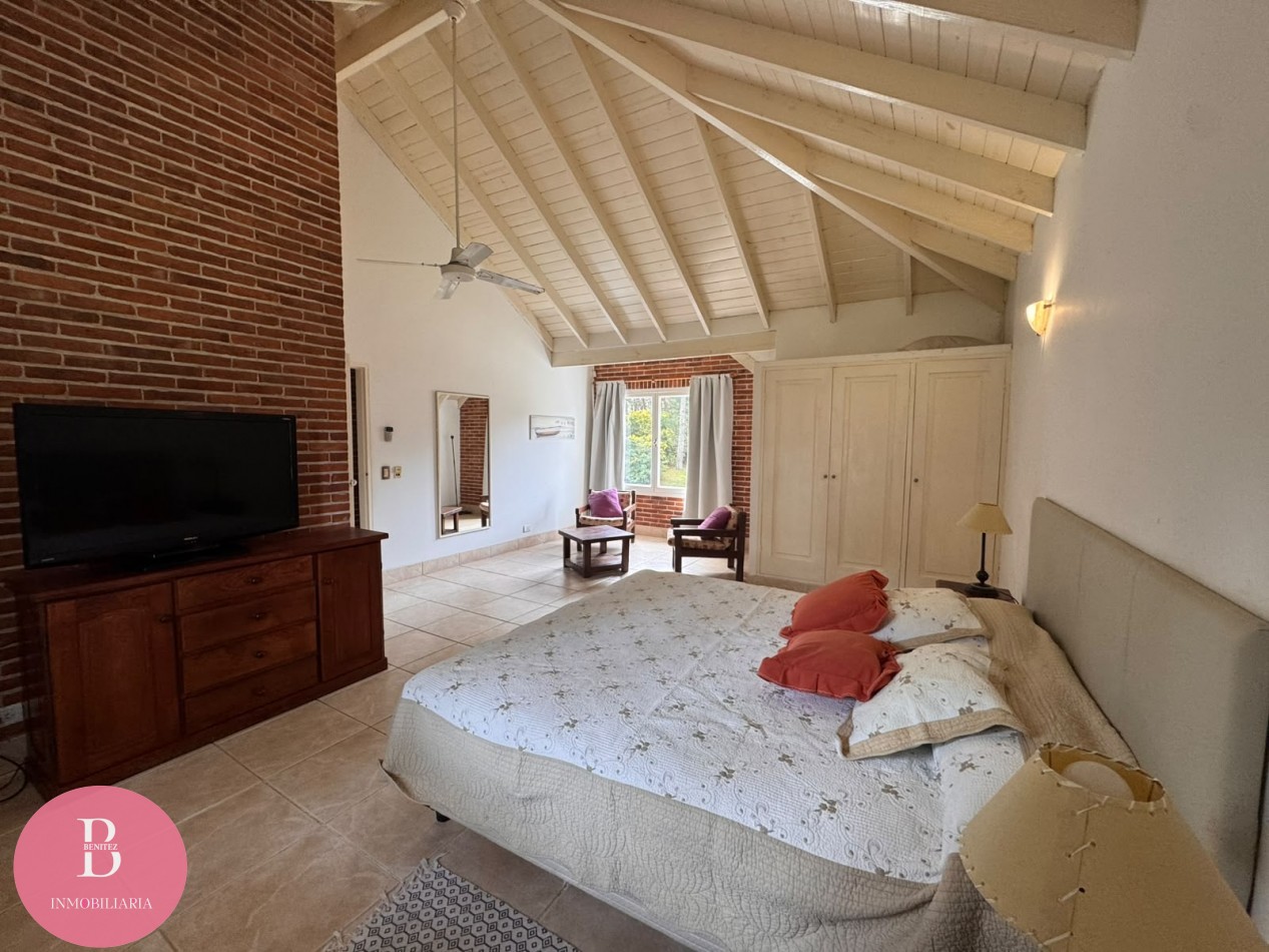 Alquiler casa en pinamar Norte :casa amplia para 10 personas cerca del mar