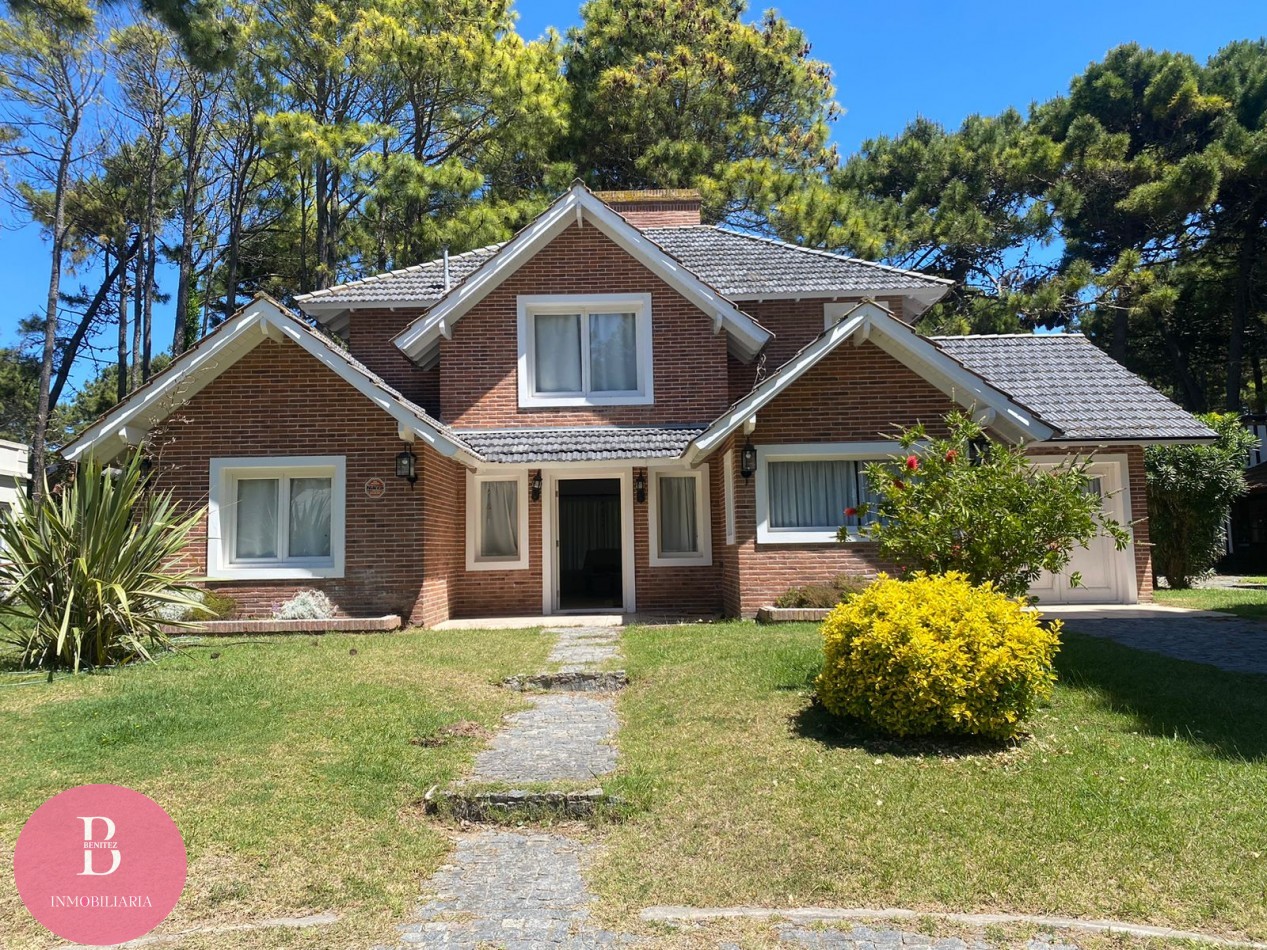 Alquiler casa en pinamar Norte :casa amplia para 10 personas cerca del mar