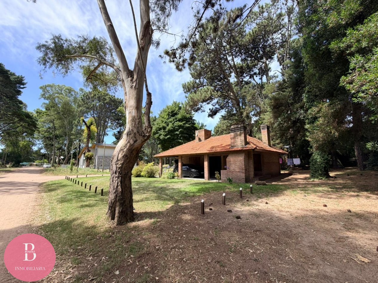 casa 3 dormitorios en esquina -excelente ubicacion en valeria del mar 