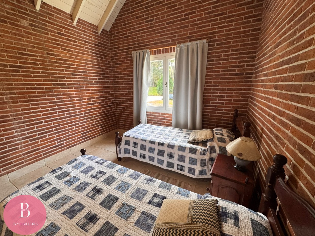 Alquiler casa en pinamar Norte :casa amplia para 10 personas cerca del mar