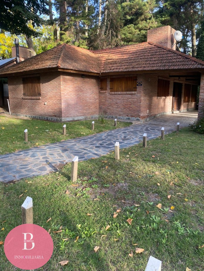 casa 3 dormitorios en esquina -excelente ubicacion en valeria del mar 