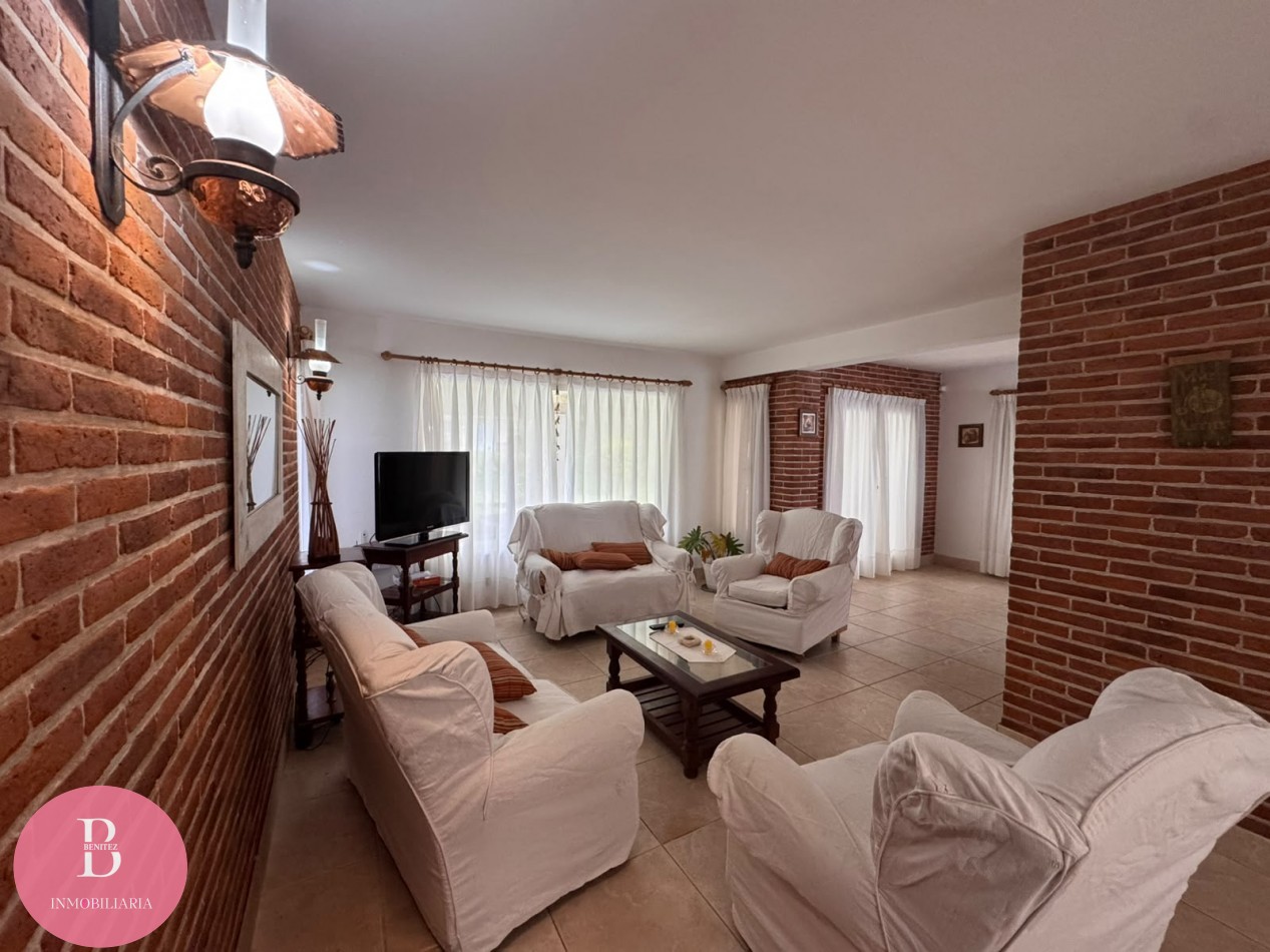 Alquiler casa en pinamar Norte :casa amplia para 10 personas cerca del mar
