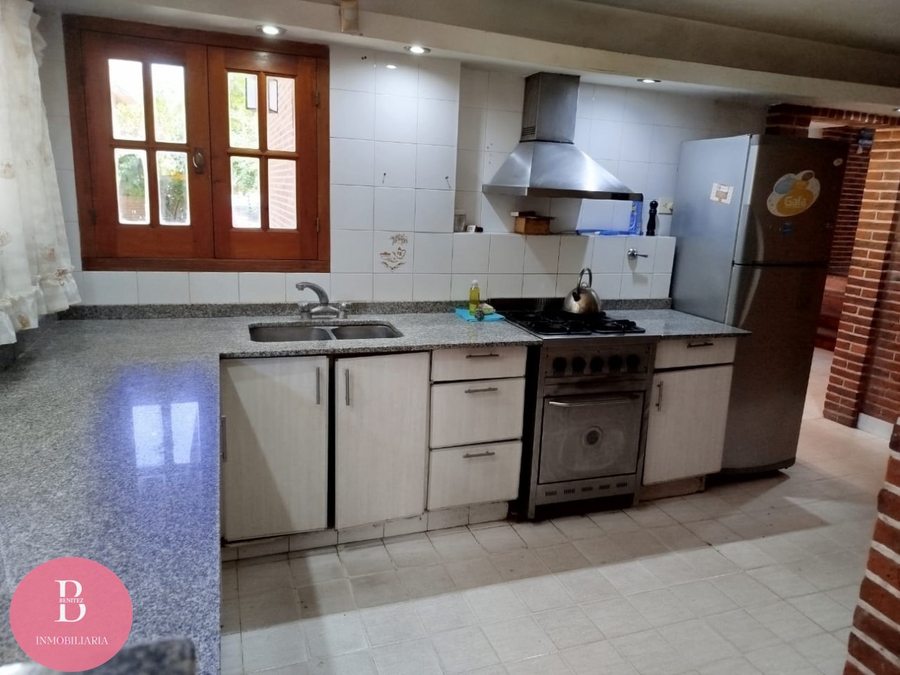 Alquiler temporario Pinamar -casa para 10 personas en zona tridente 
